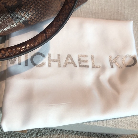 NWT Michael Kors Elson satchel w crossbody strap vegan leather dust bag 15x10x6 - Picture 11 of 11